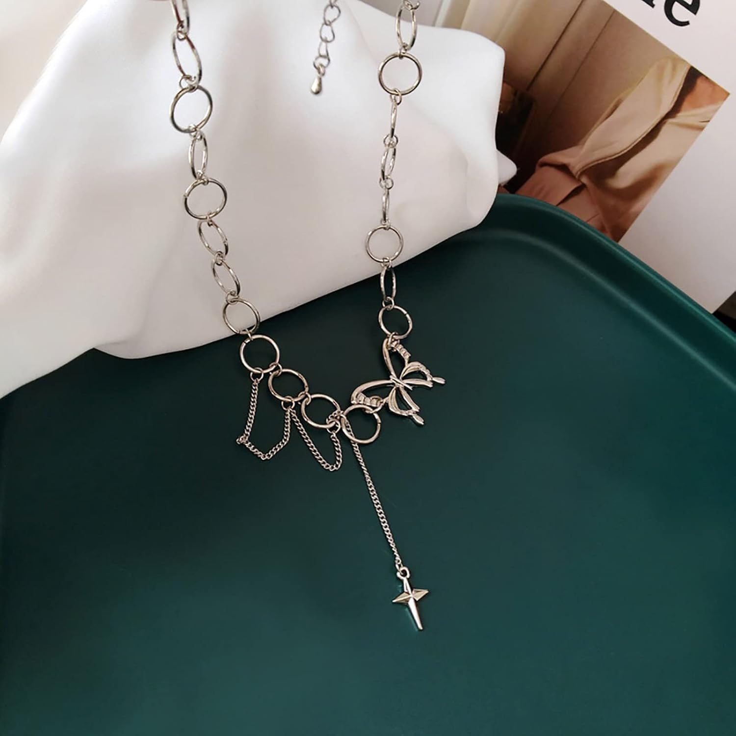 Schmetterlings-Herz-Halsband-Halskette Punk-Lariat-Kreis-Halsketten-Ketten-Höhlen-Stern-Liebes-Herz-Kragen-Schmucksachen Für Frauen-Mädchen (Silber B)